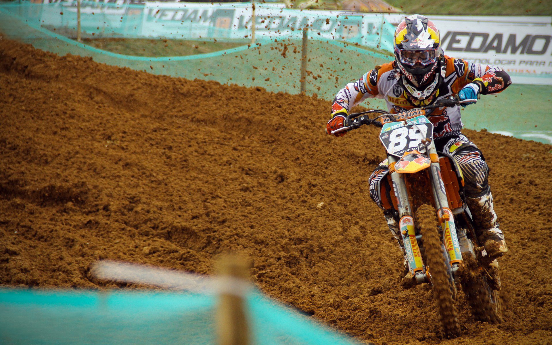 马杜埃凯盛赞枪手团队氛围,强调阿森纳将专注一场接一场的胜利征程