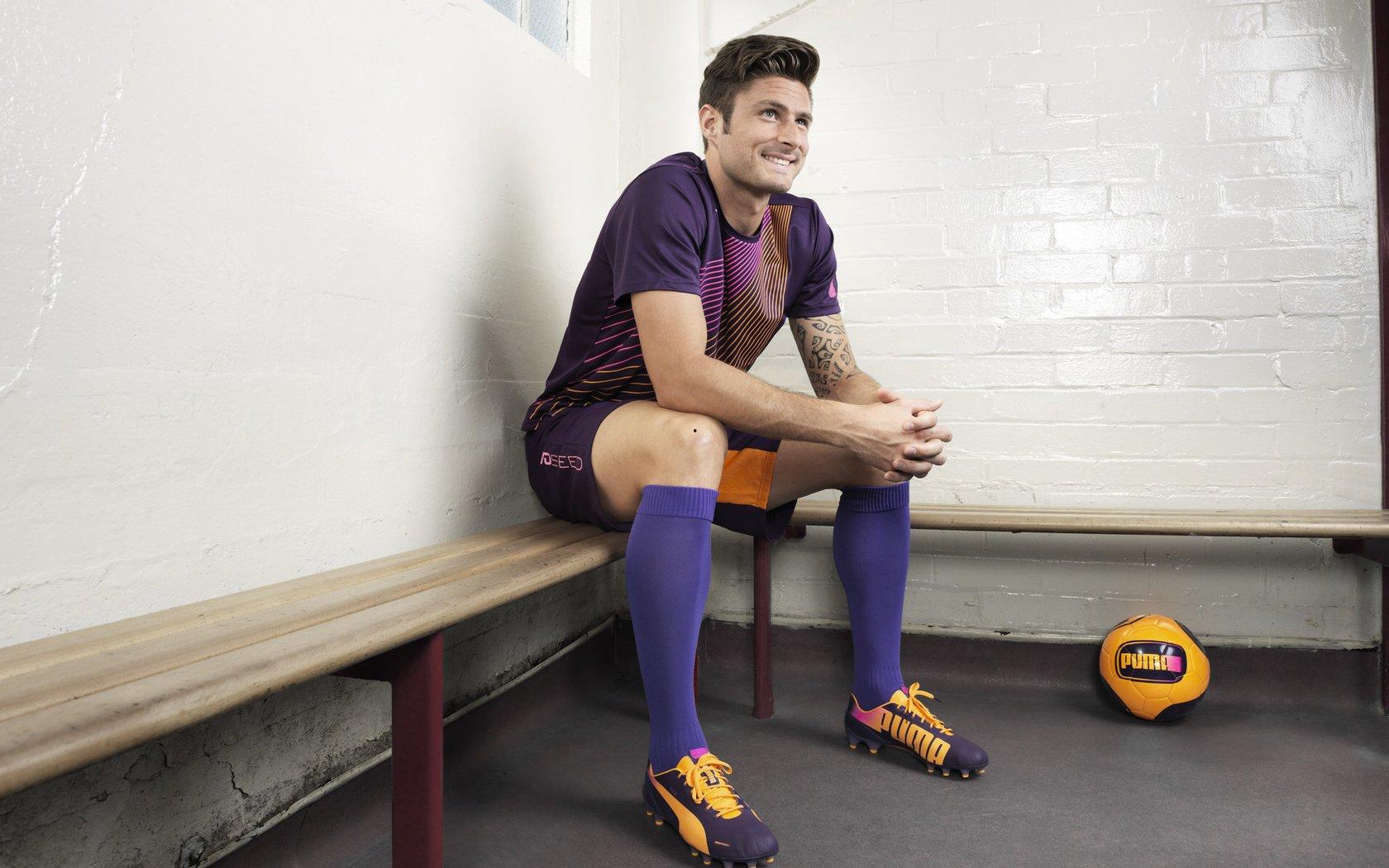 青出于蓝!布鲁日新星福布斯欧冠传射建功 超越贝克汉姆创对阵巴萨最年轻纪录